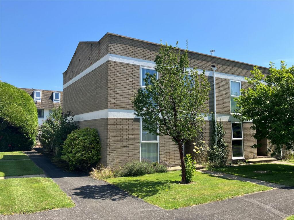 3 bedroom end of terrace house for sale in Kingston Park, Pennington