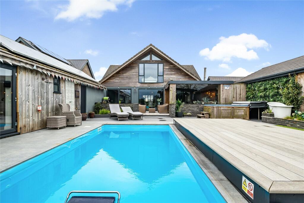 4 bedroom detached house for sale in Cowley Road, Lymington, Hampshire