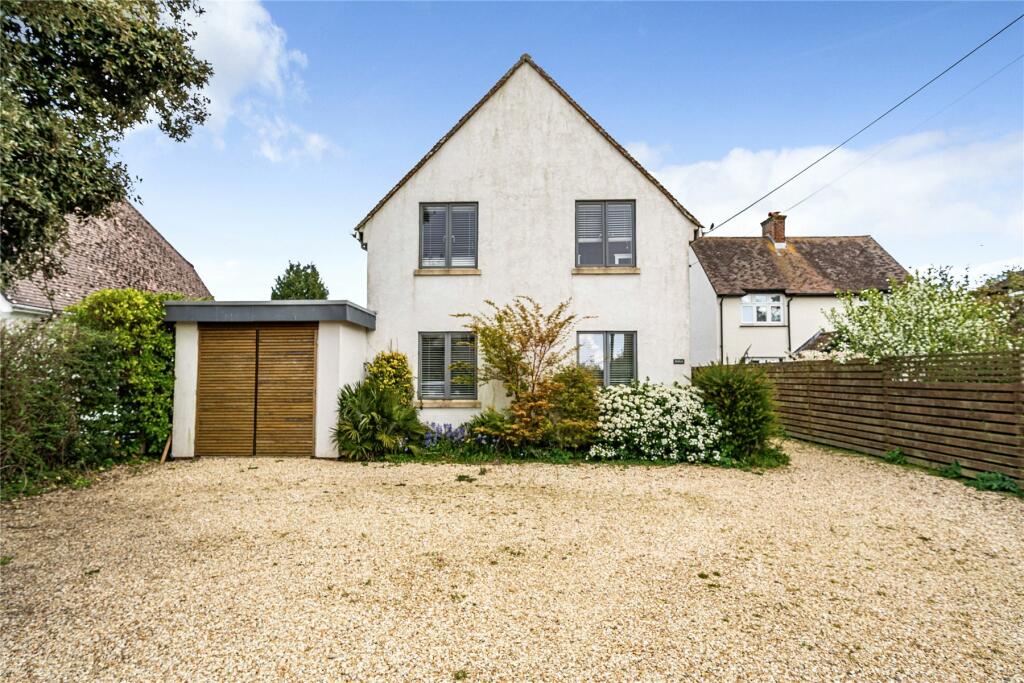 4 bedroom detached house for sale in Church Lane, Pilley, Lymington