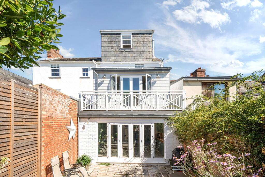 Main image of property: Solent Place, Bath Road, Lymington, SO41