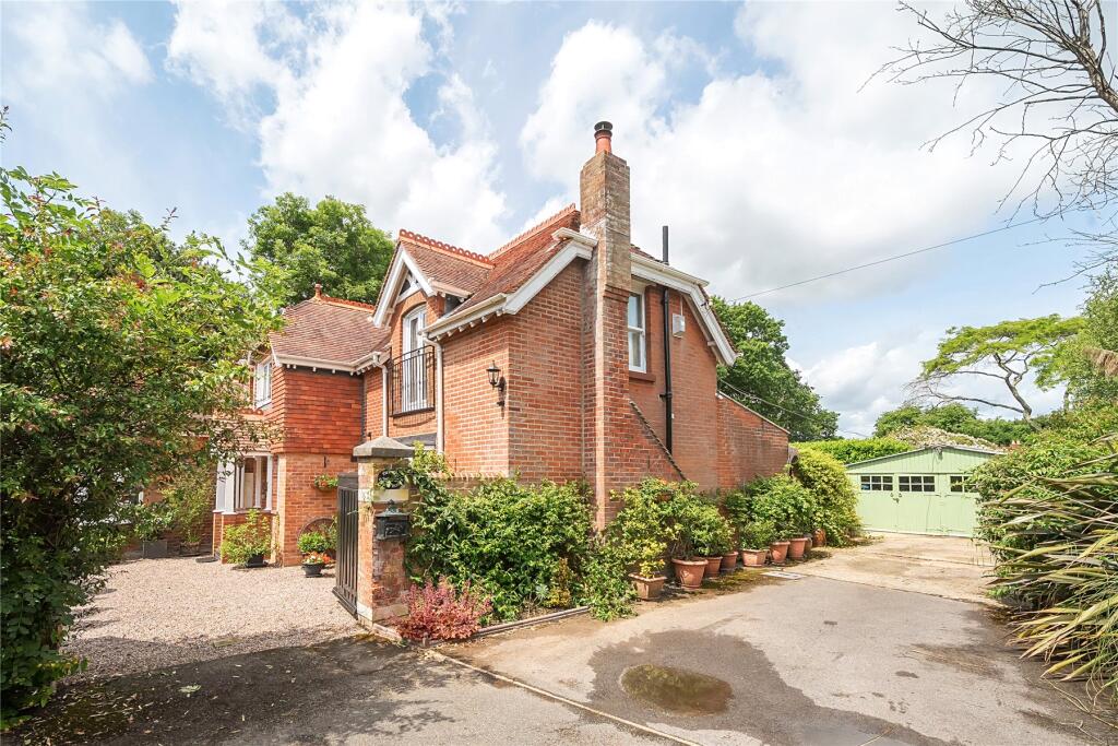 Main image of property: Kennard Road, New Milton, Hampshire, BH25