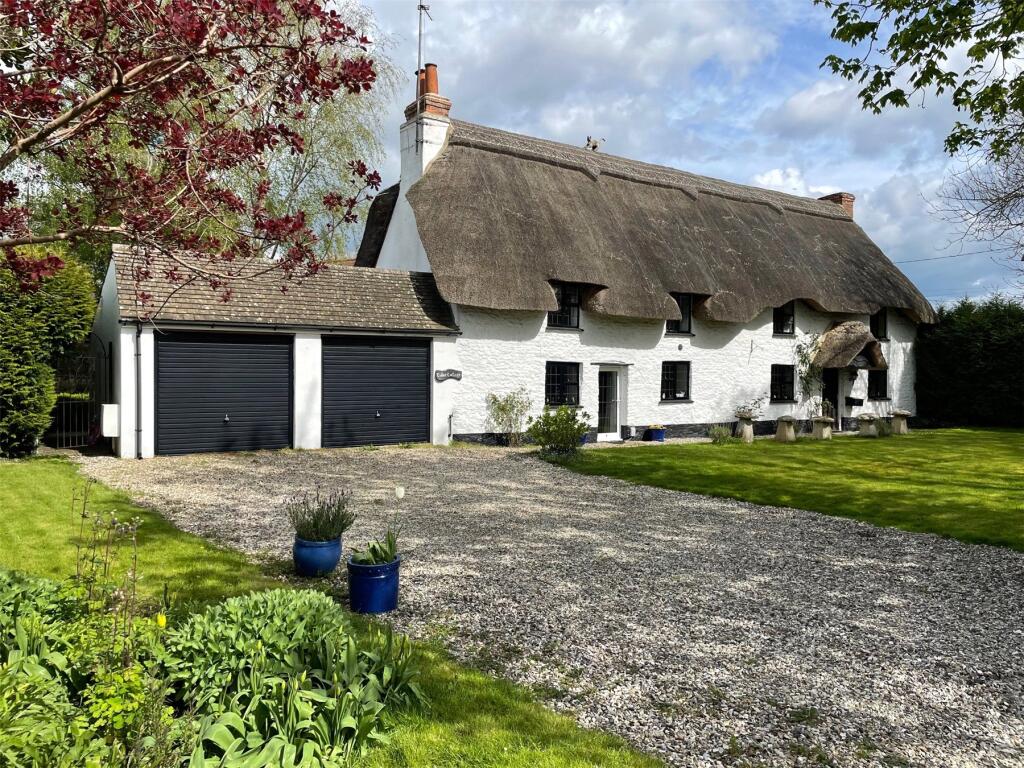 Main image of property: Woodstock Road, Yarnton, Kidlington, Oxfordshire, OX5