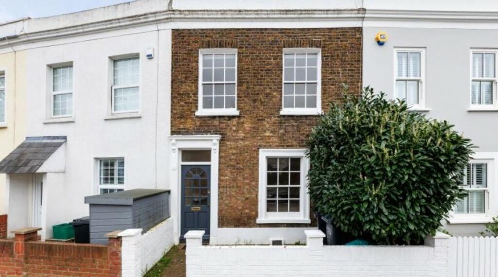 Main image of property: Hartfield Crescent, London, SW19