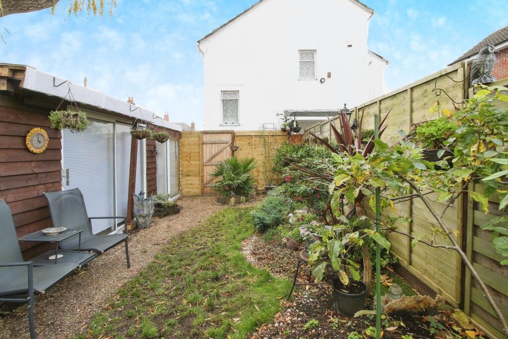 2 bedroom flat for sale in Victoria Place, SPRINGBOURNE, Bournemouth