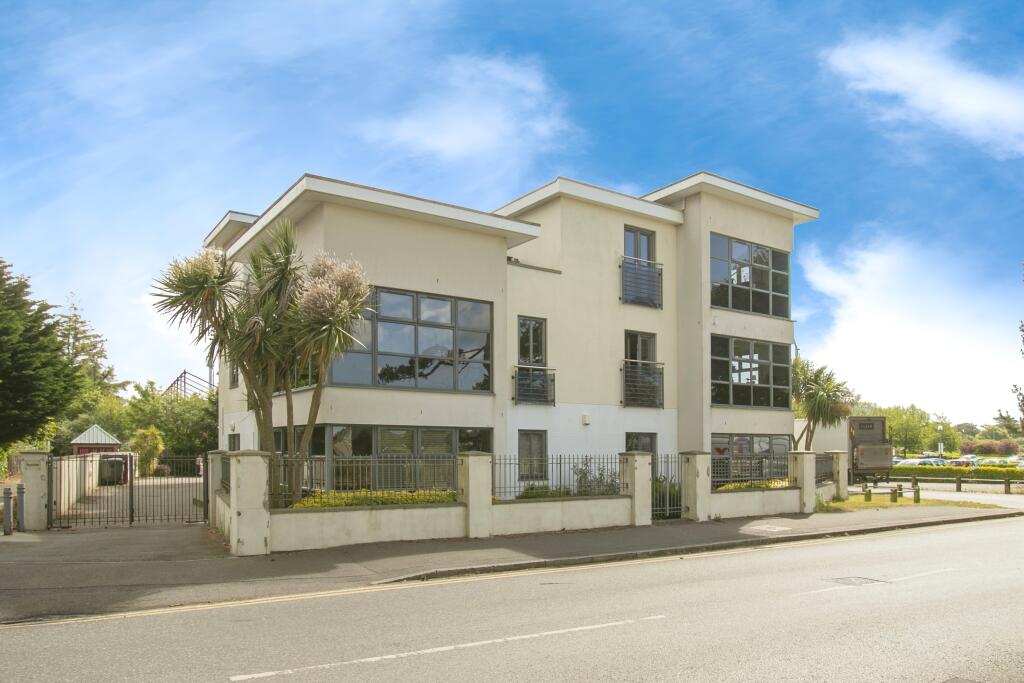 Main image of property: Kings Park Drive, BOURNEMOUTH, Dorset, BH7