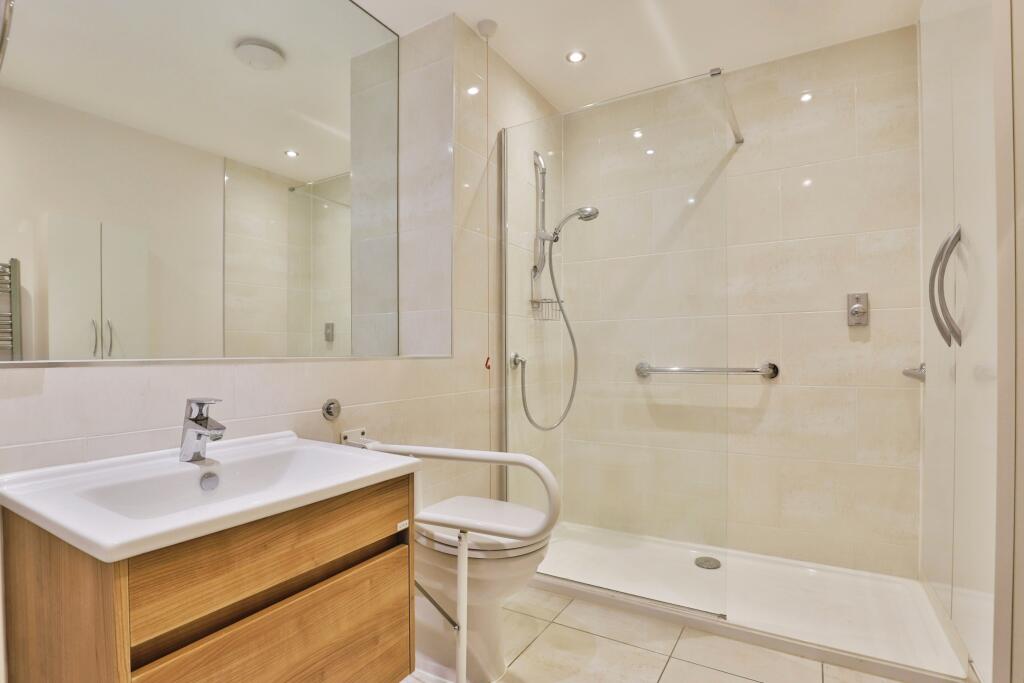 Additional property image - Tuckton Road, BOURNEMOUTH, Dorset, BH6