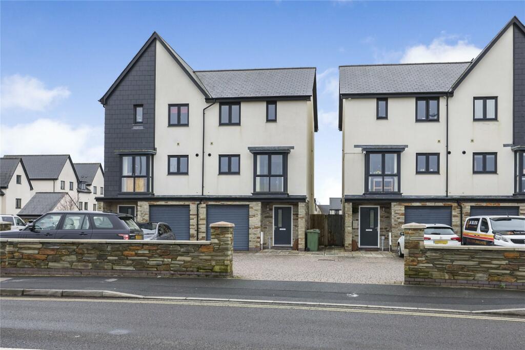 5 bedroom semi-detached house for sale in Runway Road, Plymouth, Devon, PL6
