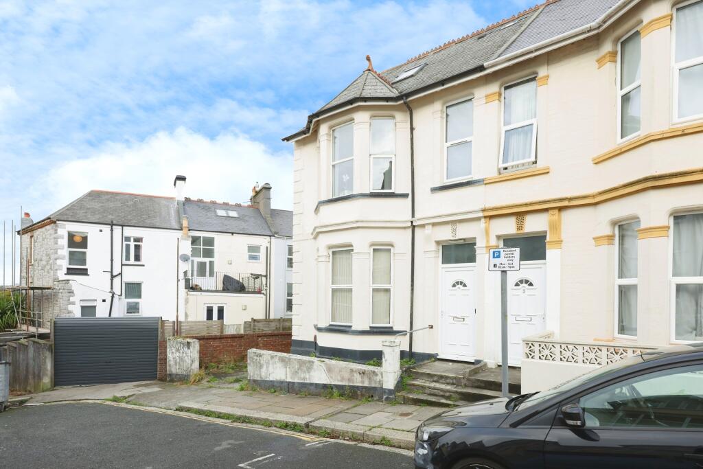 5 bedroom terraced house