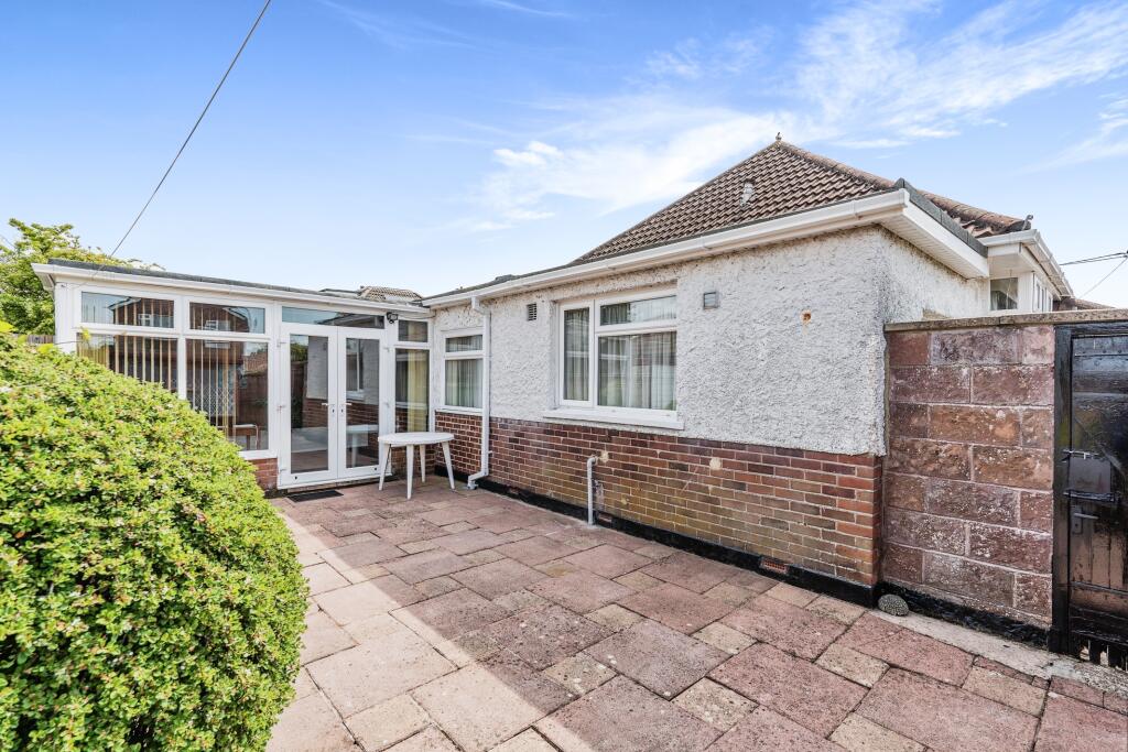 2 bedroom bungalow for sale in Westfield Road, Totton, Southampton