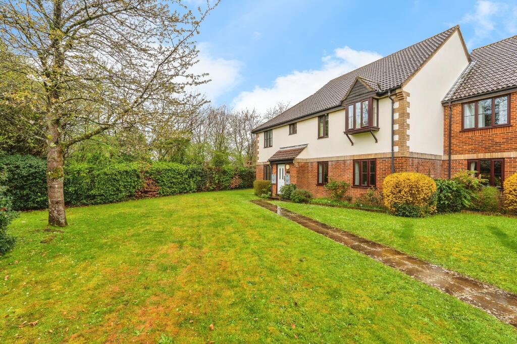 2 bedroom flat for sale in Vicarage Road, Marchwood, Southampton