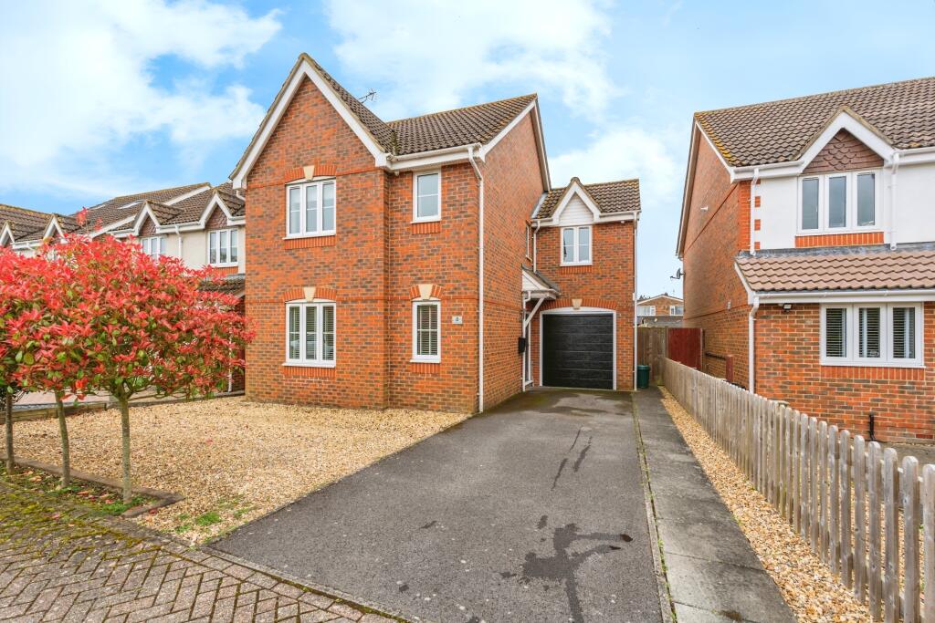 4 bedroom detached house for sale in Hawkers Close, Totton, Southampton, Hampshire, SO40
