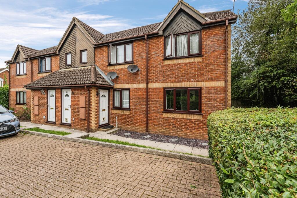 2 bedroom flat for sale in Hambert Way, Ashurst Bridge, Southampton