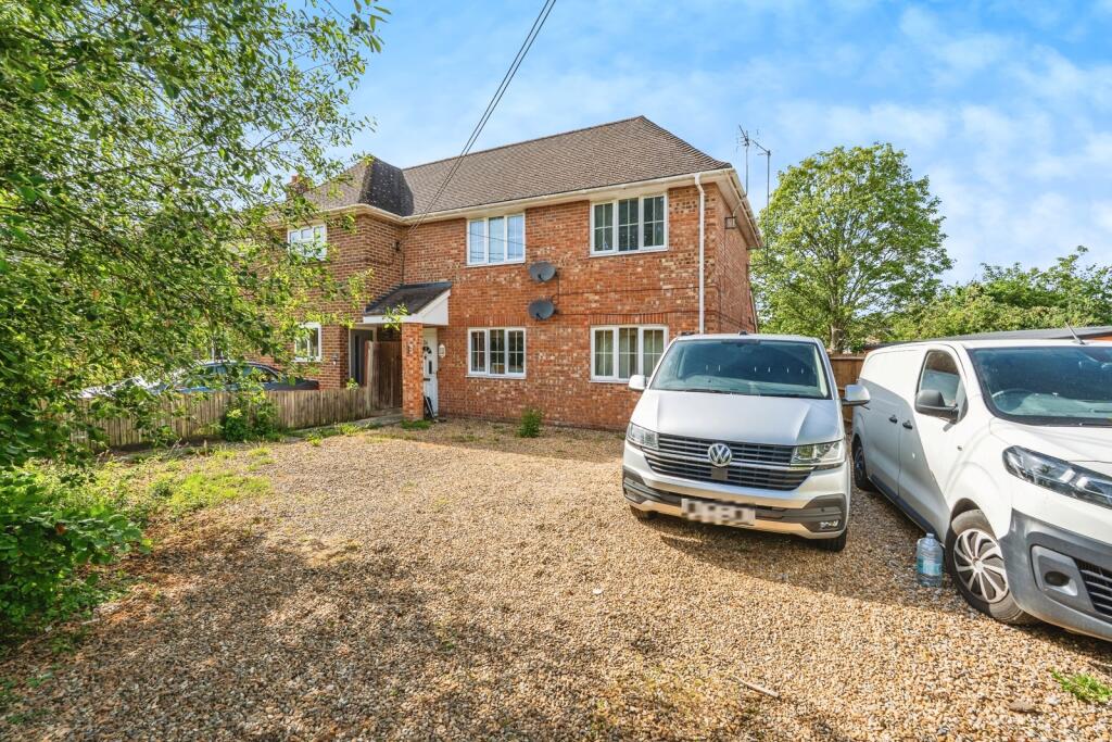 Main image of property: The Crescent, Marchwood, Southampton, Hampshire, SO40