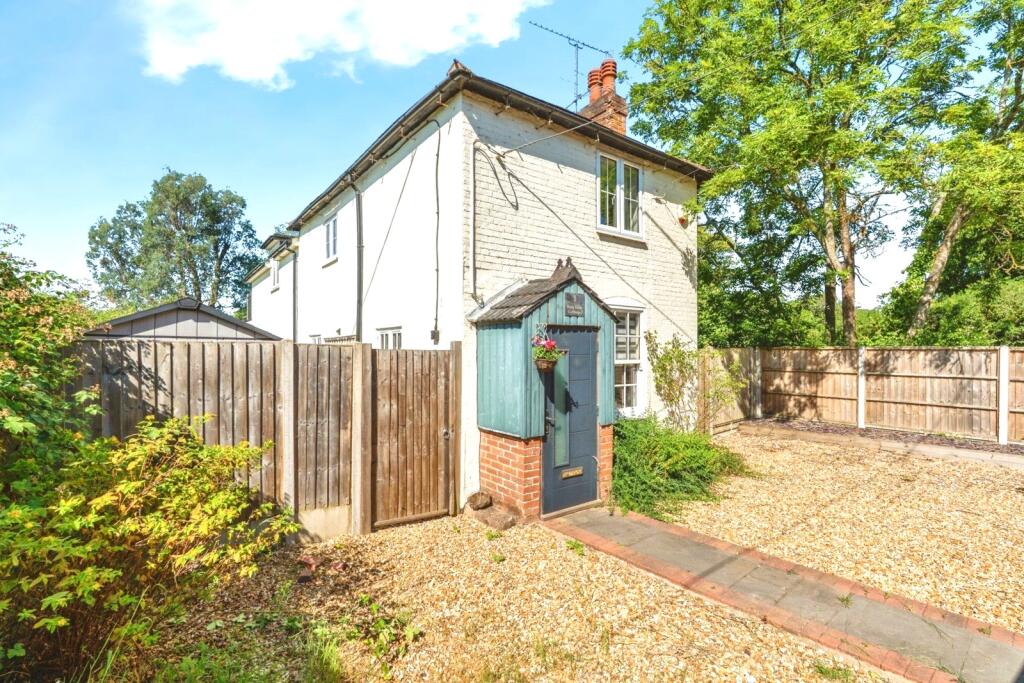 Main image of property: Bury Farm Cottage, Bury Road, Marchwood, Southampton, SO40