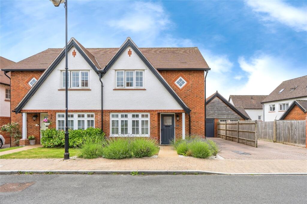 Main image of property: Beatty Gardens, Waterlooville, Hampshire, PO7