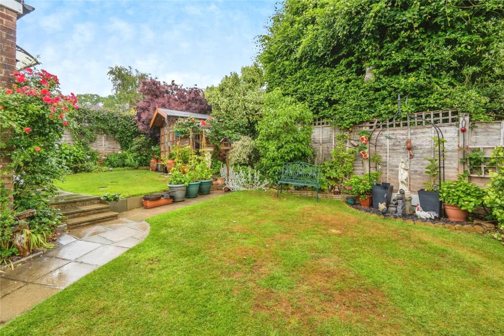 Main image of property: Deep Dell, Waterlooville, Hampshire, PO8