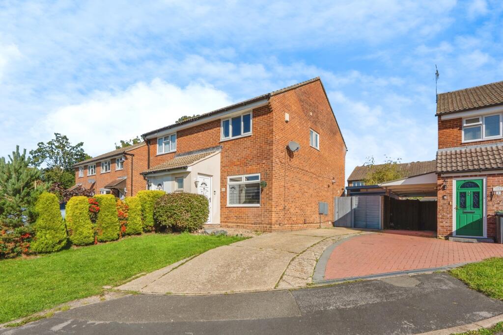 Main image of property: Oberon Close, Waterlooville, Hampshire, PO7
