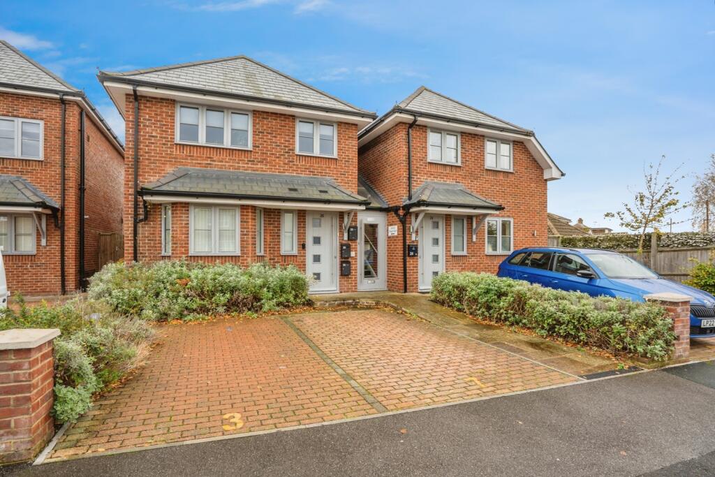 Main image of property: Pyrford Close, Waterlooville, Hampshire, PO7