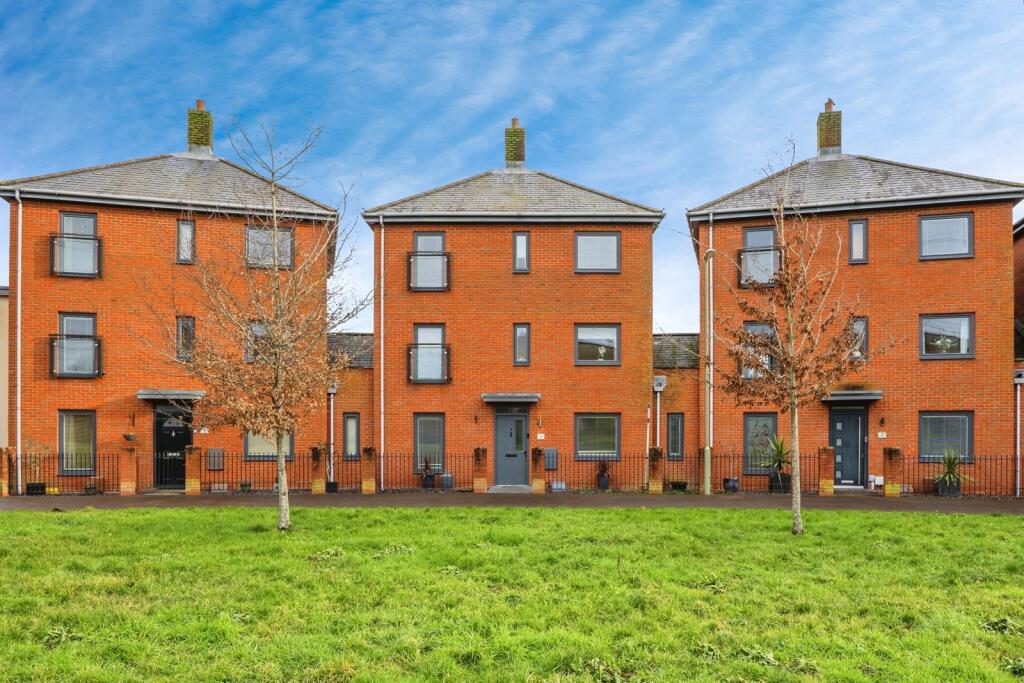 Main image of property: Darnel Crescent, Waterlooville, Hampshire, PO7