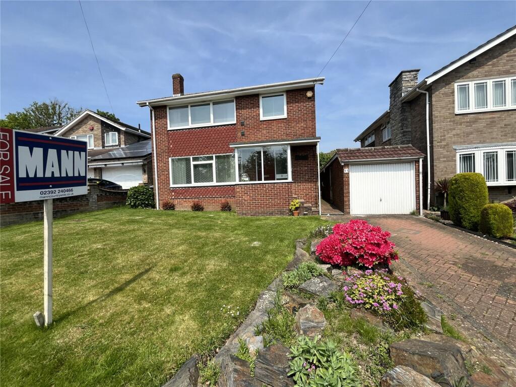 4 bedroom detached house for sale in Hulbert Road, Waterlooville