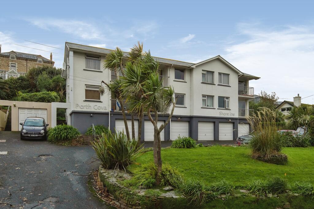 2 bedroom flat for sale in Beach Road, Porth, Newquay, TR7