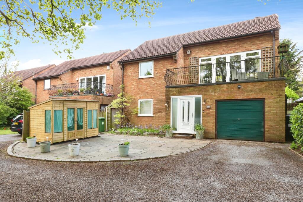 3 bedroom detached house for sale in Northbrook Road, Broadstone