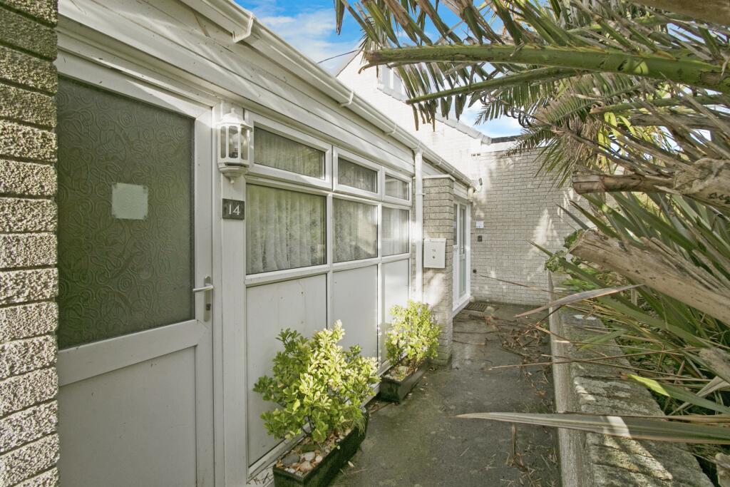 2 bedroom flat for sale in Eastcliff, Porthtowan, Truro, Cornwall, TR4