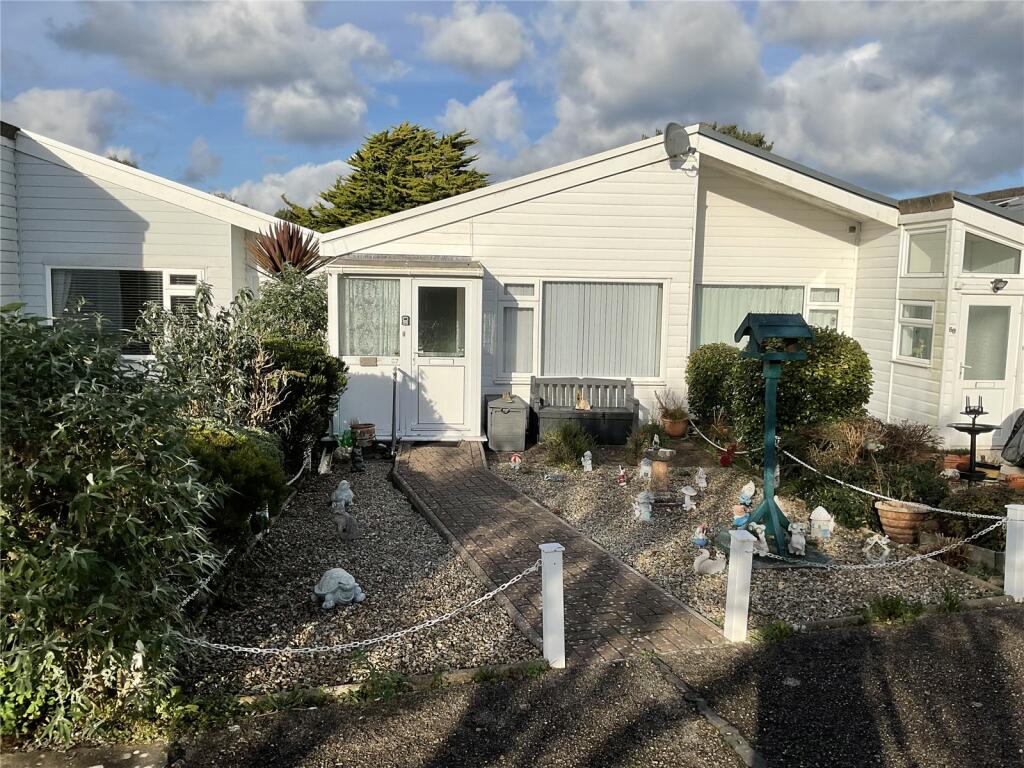 2 bedroom bungalow for sale in Charlotte Close, Mount Hawke, Truro ...