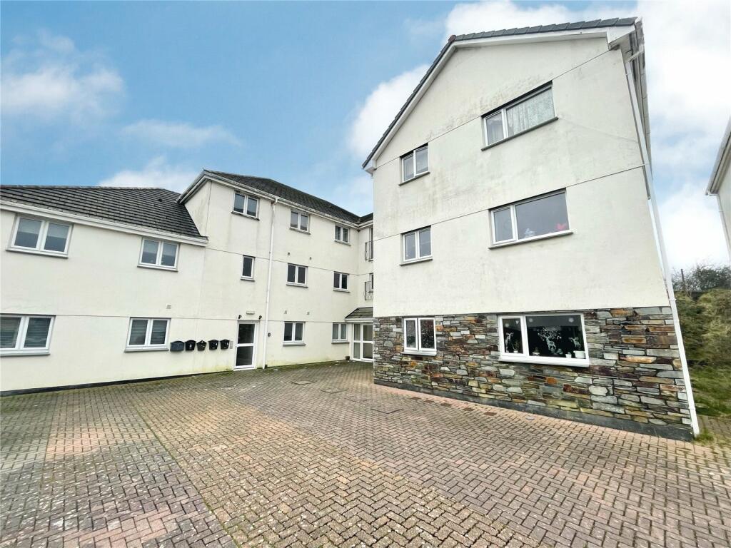 2 bedroom flat for sale in Springfields, Bugle, St. Austell, Cornwall, PL26