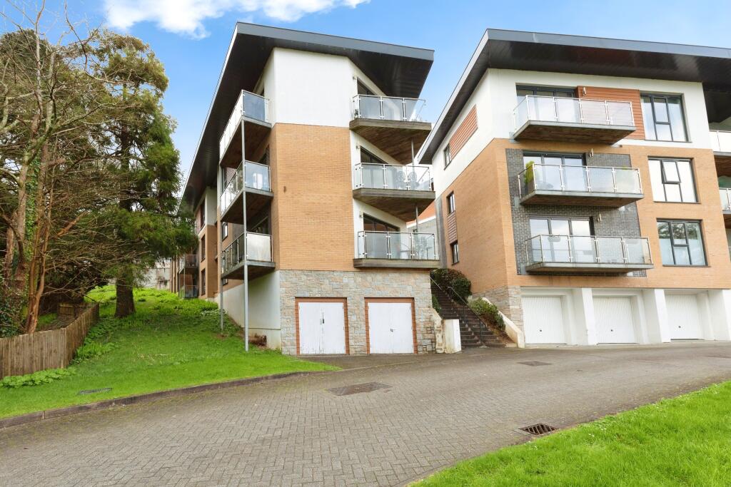 2 bedroom flat for sale in Rashleigh Road, Duporth, St. Austell