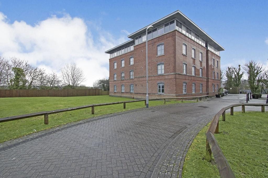 2 bedroom flat for sale in Brunel Court, Truro, TR1