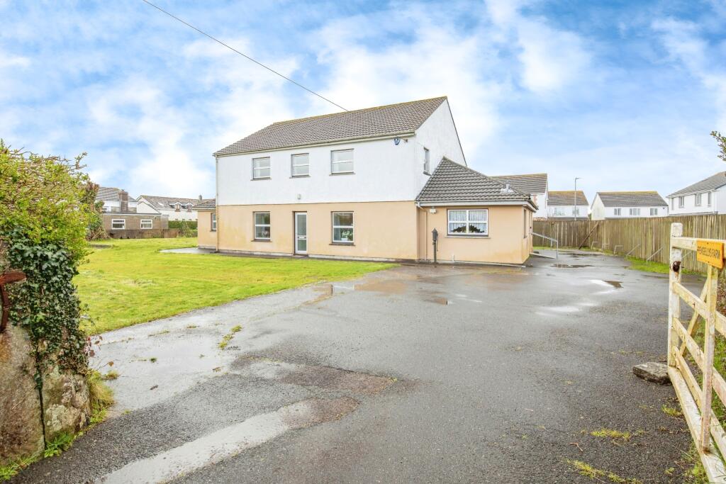 4 bedroom house for sale in Threemilestone, Truro, Cornwall, TR3