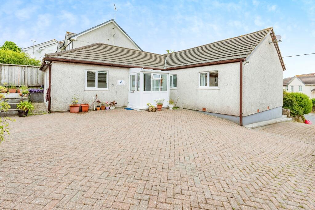 3 bedroom bungalow for sale in Top Hill, Grampound Road, Truro