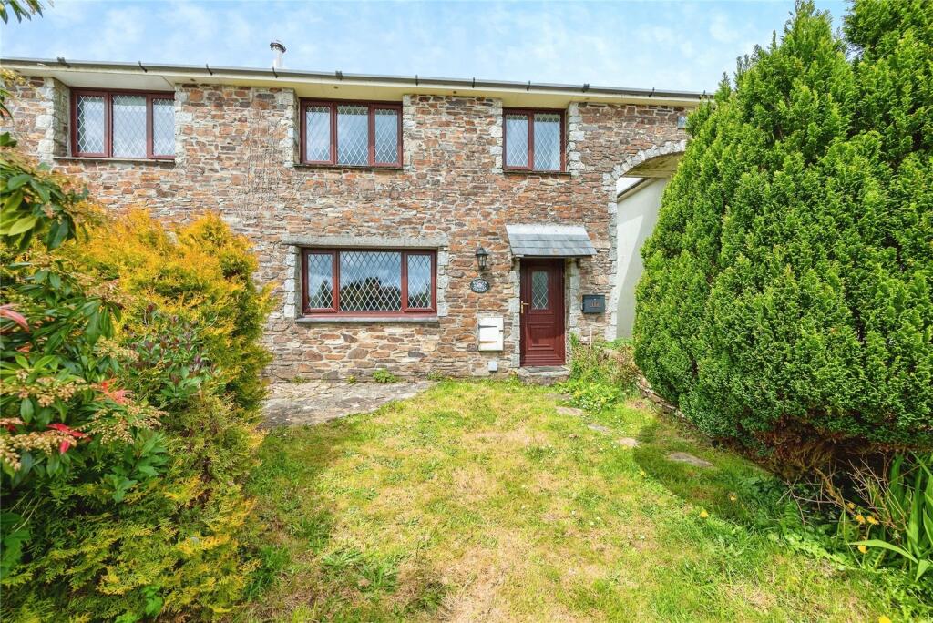2 bedroom semidetached house for sale in Mowbray Mews, Tresparrett
