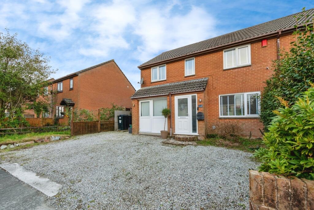 4 bedroom semi-detached house