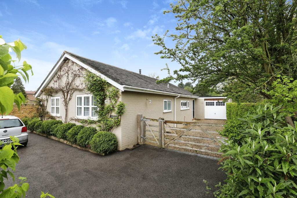 3 bedroom bungalow for sale in Beckford, Tewkesbury, GL20