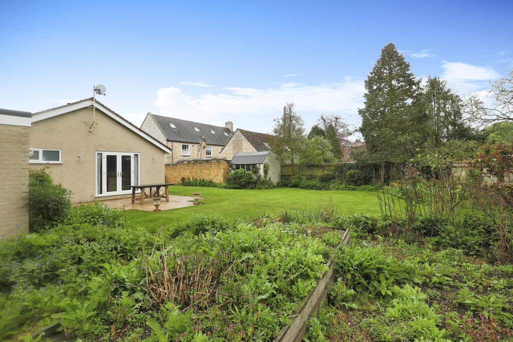 3 bedroom bungalow for sale in Beckford, Tewkesbury, GL20