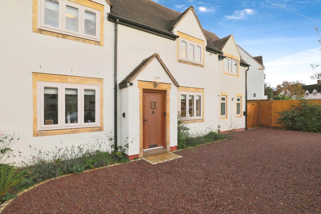 Main image of property: Sandscroft Avenue, BROADWAY, Worcestershire, WR12