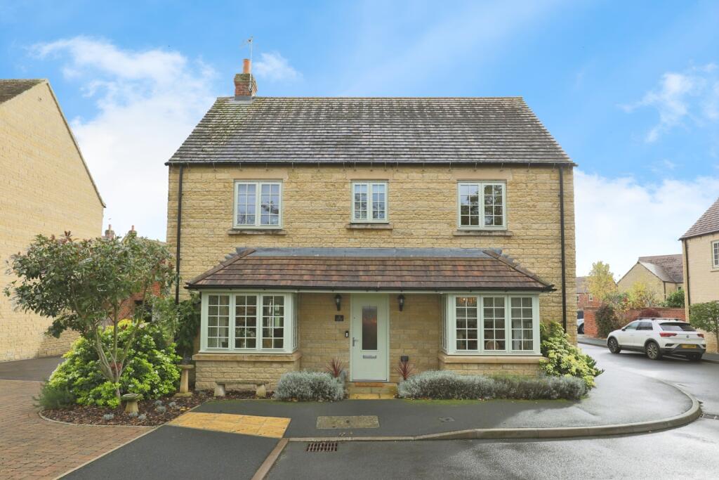 Main image of property: Bluebell Close, Moreton-in-Marsh, Gloucestershire, GL56