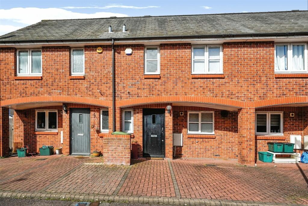 2 bedroom terraced house for sale in Fairview Close, Cheltenham, Gloucestershire, GL52