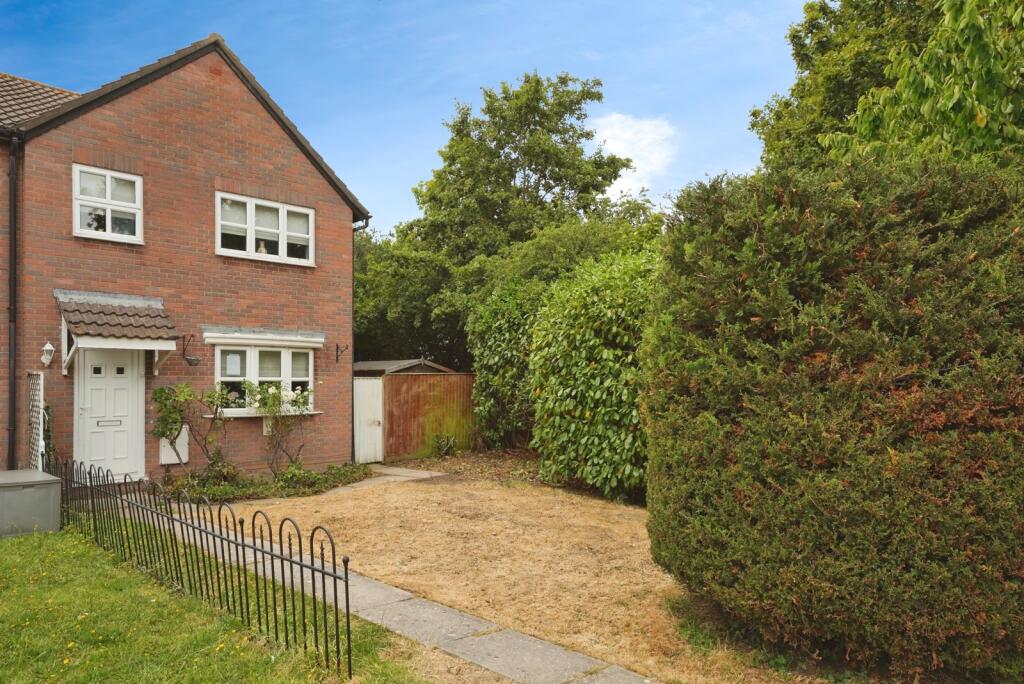 3 bedroom end of terrace house