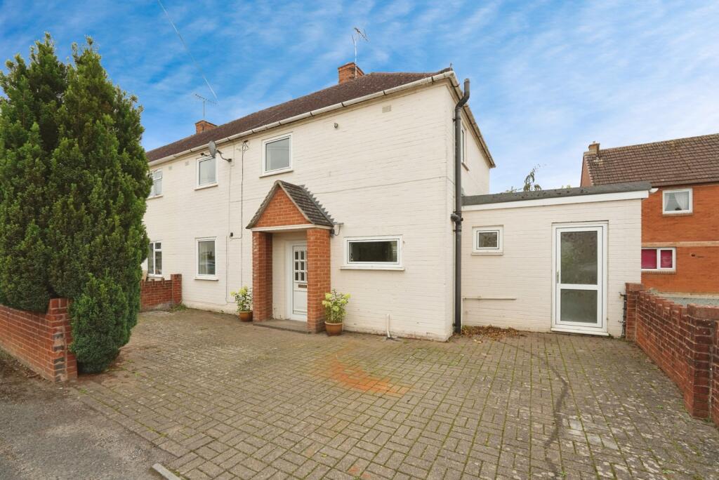 Main image of property: New Barn Close, CHELTENHAM, Gloucestershire, GL52