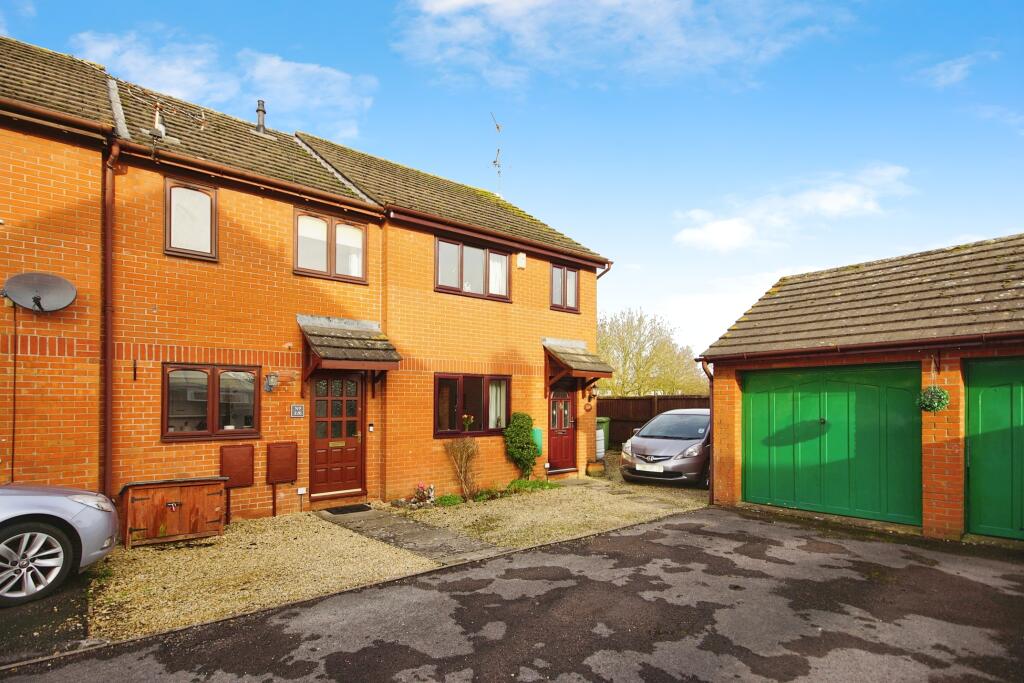 2 bedroom terraced house for sale in Woodlands Road, Charfield, Wotton