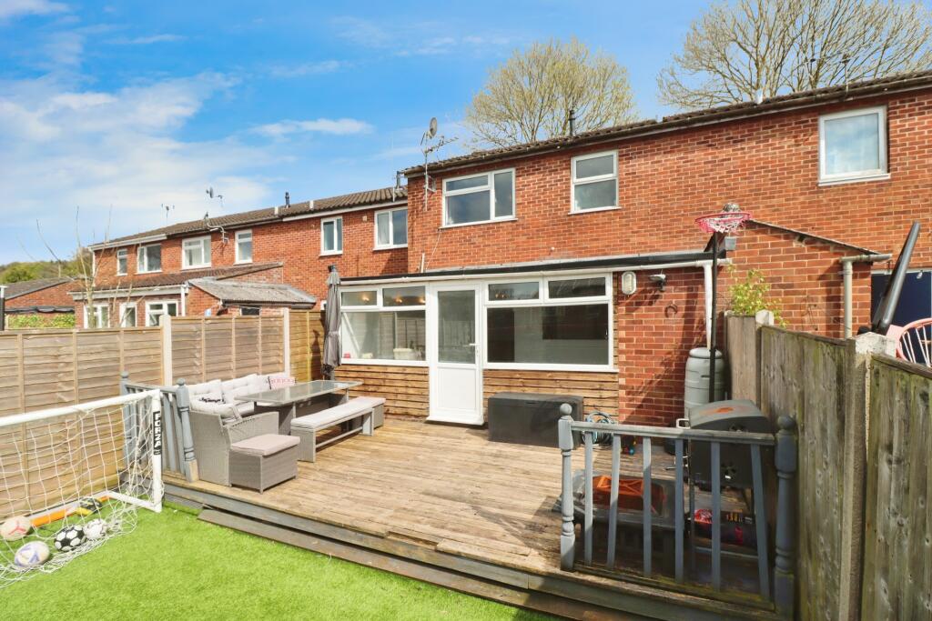 3 bedroom terraced house for sale in Bearlands, WottonunderEdge