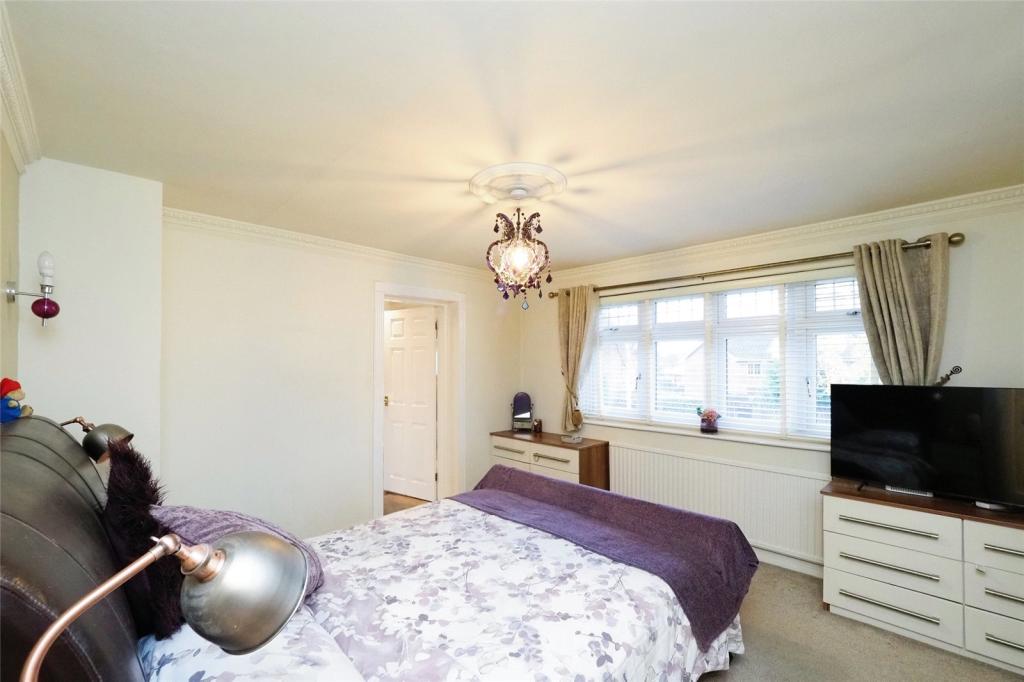 5 bedroom detached house for sale in Paddock Close, Countesthorpe, Leicester, LE8