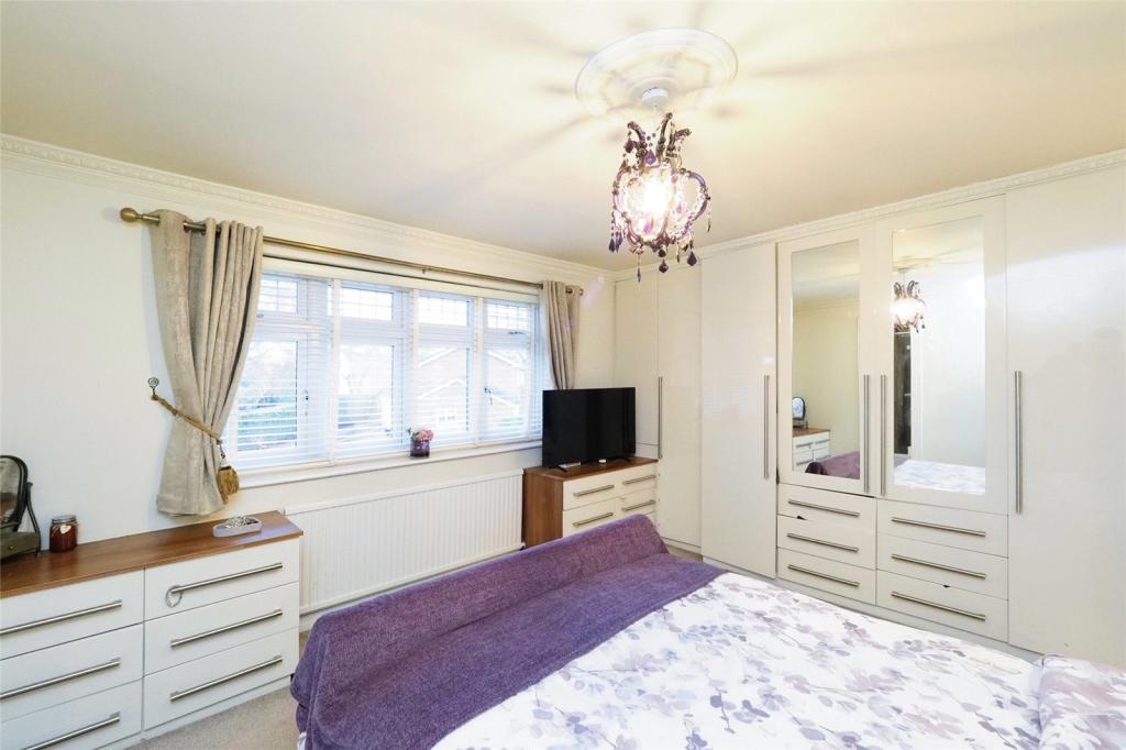 5 bedroom detached house for sale in Paddock Close, Countesthorpe, Leicester, LE8