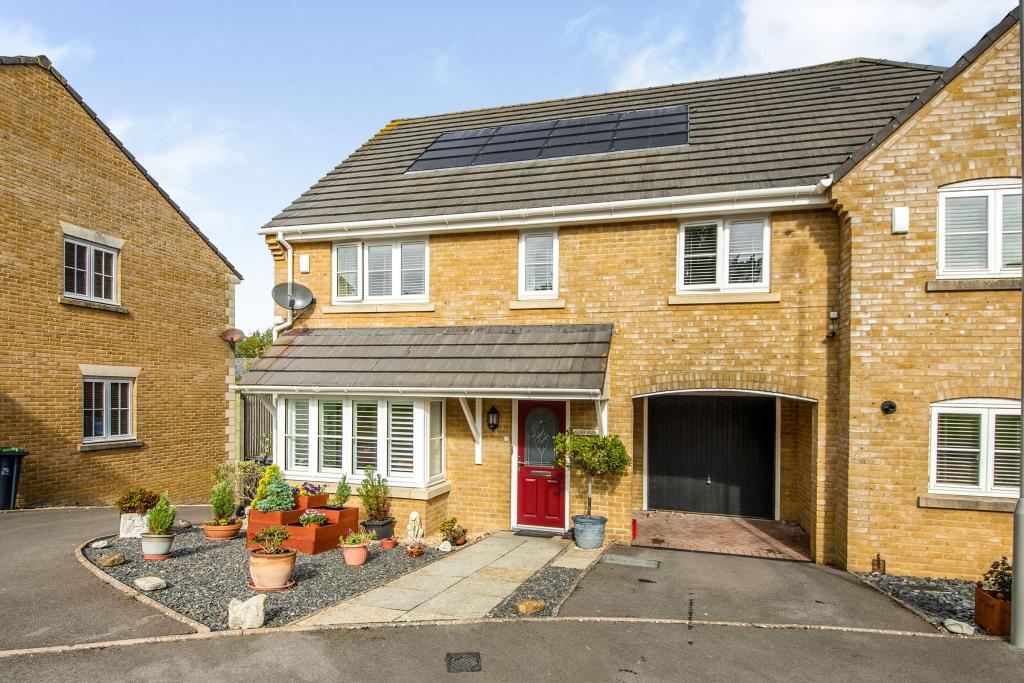 3 bedroom semidetached house for sale in Sprague Close, Weymouth, Dorset, DT3