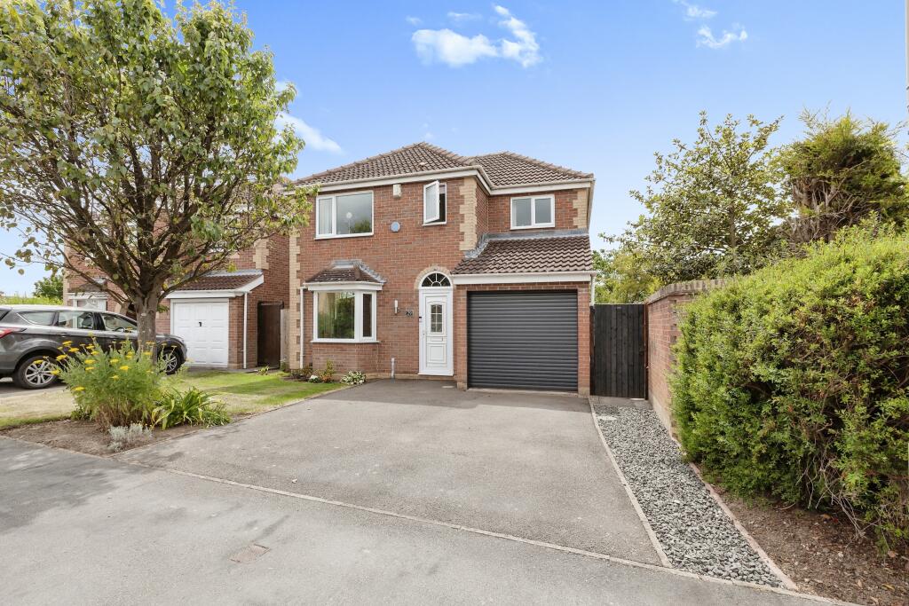4 bedroom detached house for sale in Wheatfield Close, Glenfield, Leicester, Leicestershire, LE3