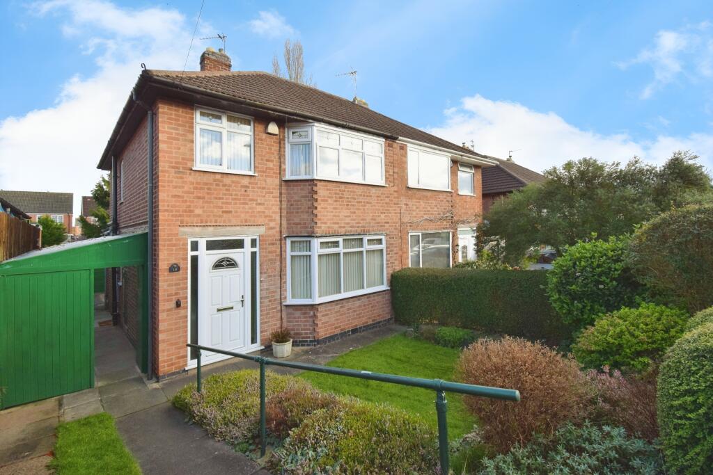 3 bedroom semidetached house for sale in Chestnut Avenue, LEICESTER