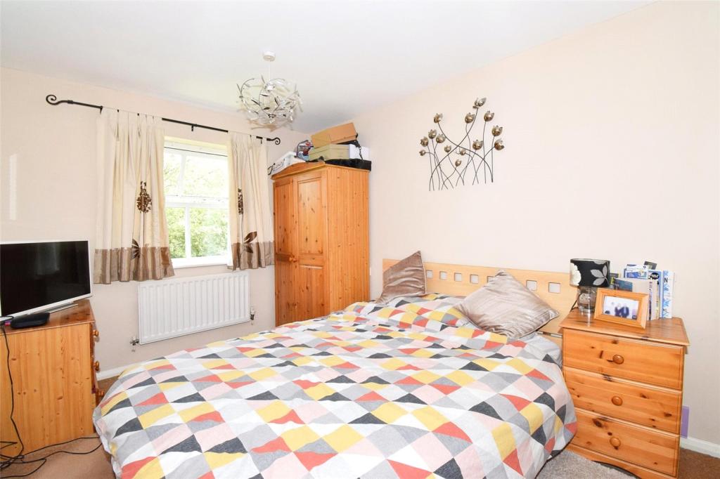 3 bedroom detached house for sale in Tilbury Crescent, Leicester, LE4